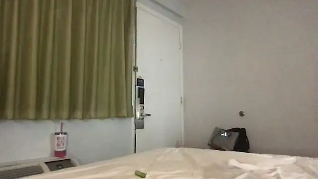 TiffaneyLove webcam
