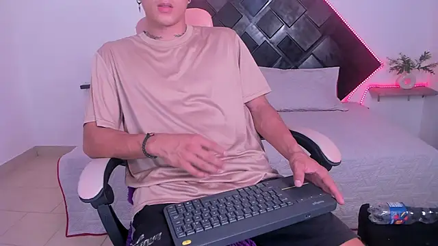 Dark_Valentino_