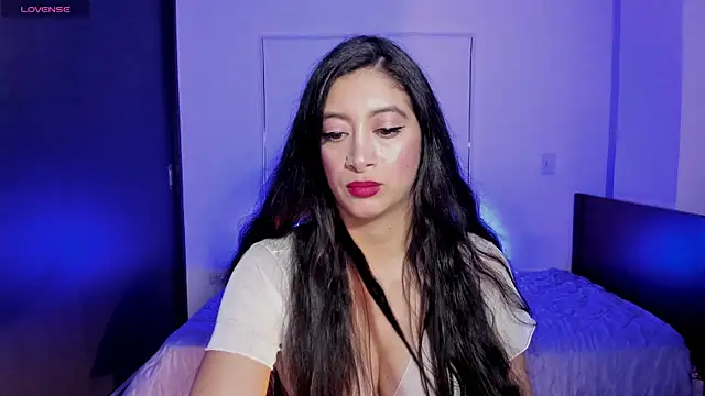 MeganWhite3 live cam on StripChat