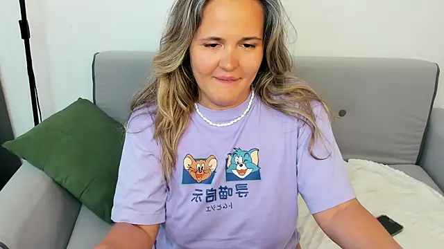 LilyBel webcam