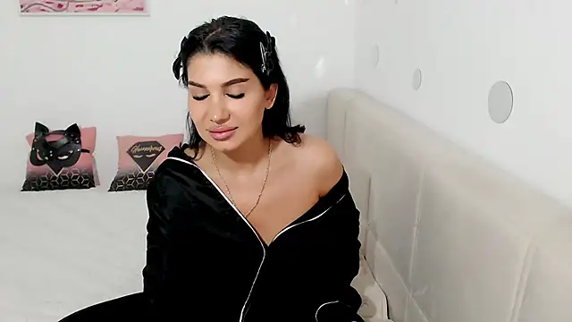 NickyHotXO webcam