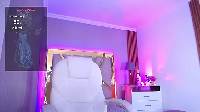 Tiffany_Valentiine webcam