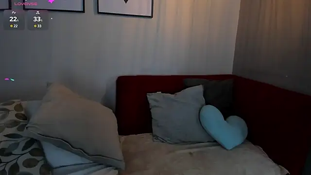 ariavelvet_ webcam