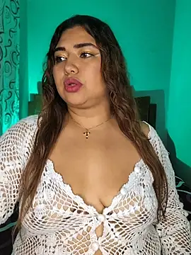 CurvyLolaX webcam