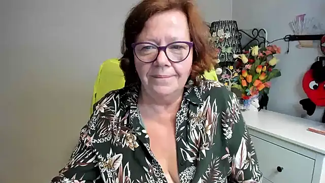 Adelewildx live cam on StripChat