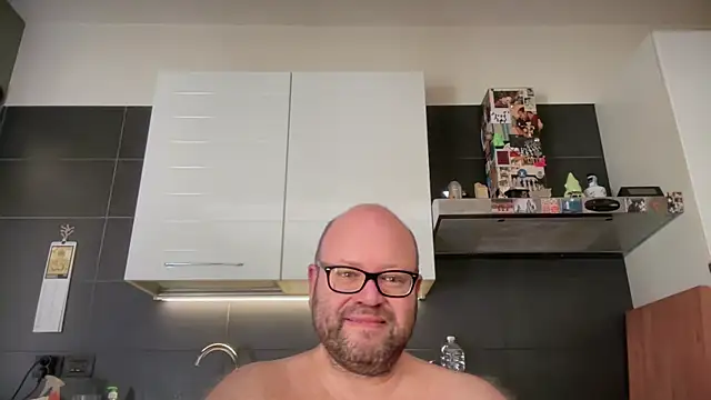 theitalianbear - Theitalianbear's free webcam - UK Sex Cams