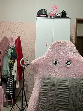Irresistible24 webcam