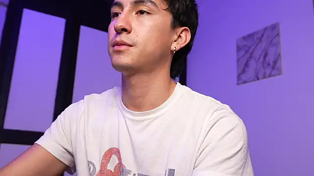 sweettaaron01 webcam