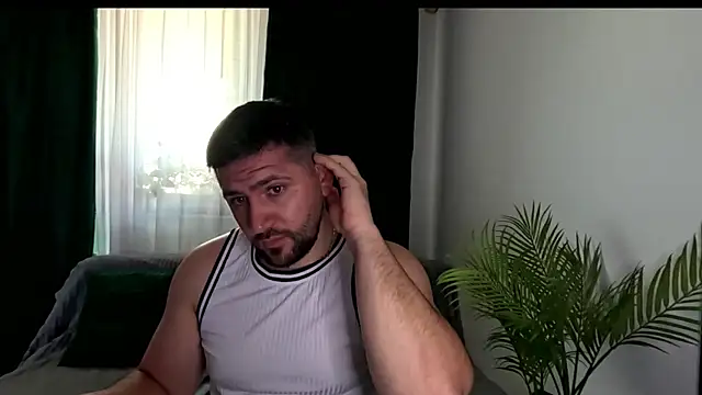 Gold_Alpha_Boy webcam