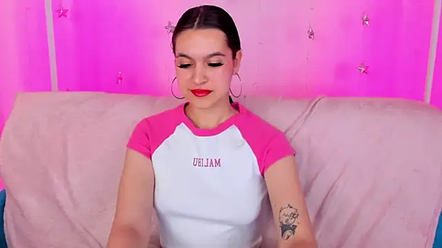AishaTempt webcam