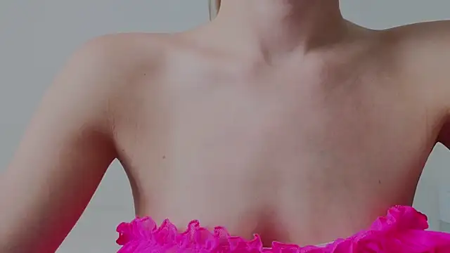 BellaLind_ webcam