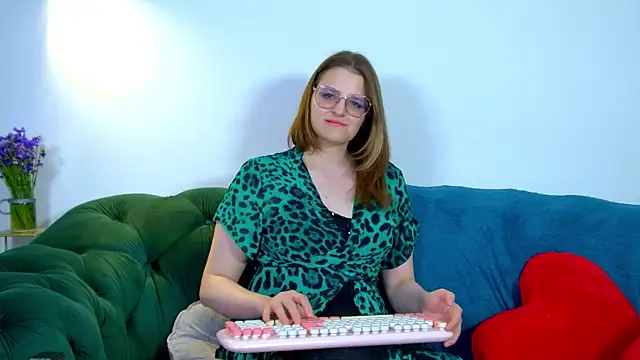 AlexaAvery webcam