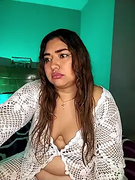 CurvyLolaX webcam