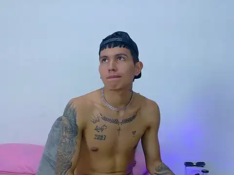 skoook_gray_ webcam