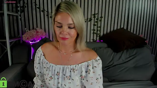 Betty_Brock webcam