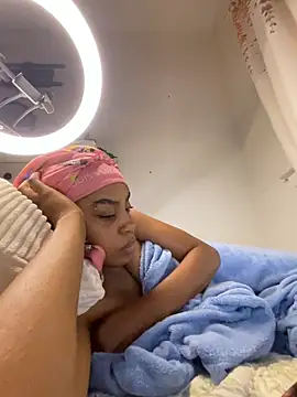 TheRealOshunQueen webcam