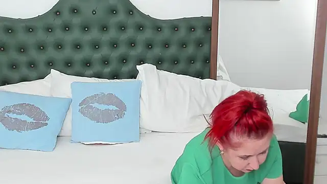 IvyHotFoxy webcam