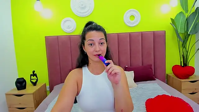 Linda_Insatiable webcam