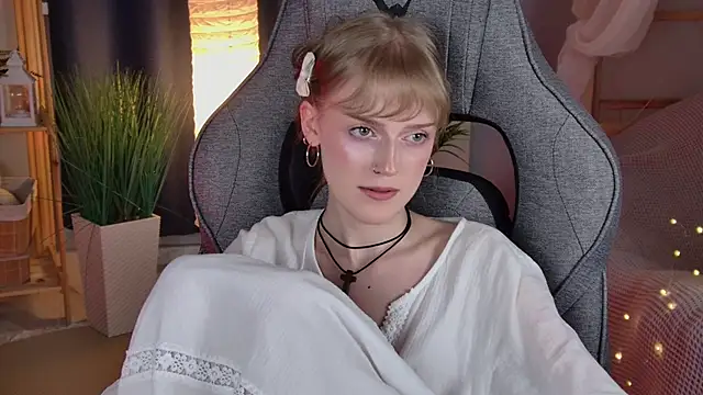 KiraMontoya webcam