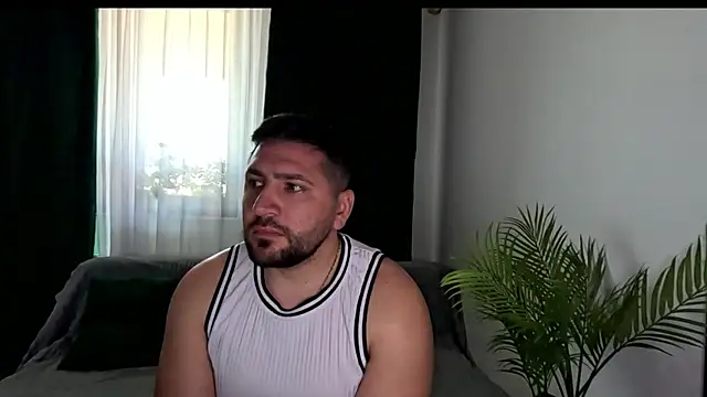 Gold_Alpha_Boy webcam