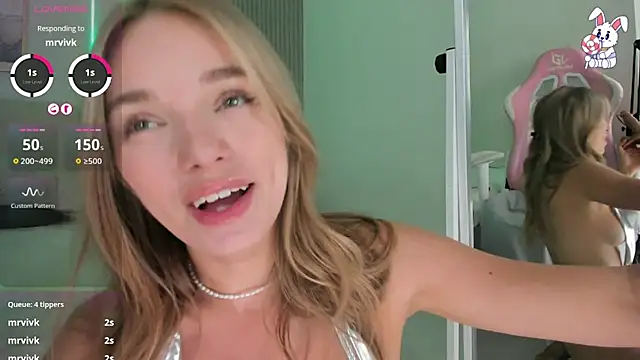 VirginChloe webcam