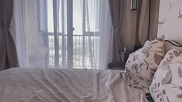 Anna_Six