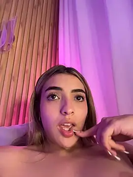 KYLIE_JONES6 webcam