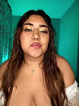 CurvyLolaX live cam on StripChat