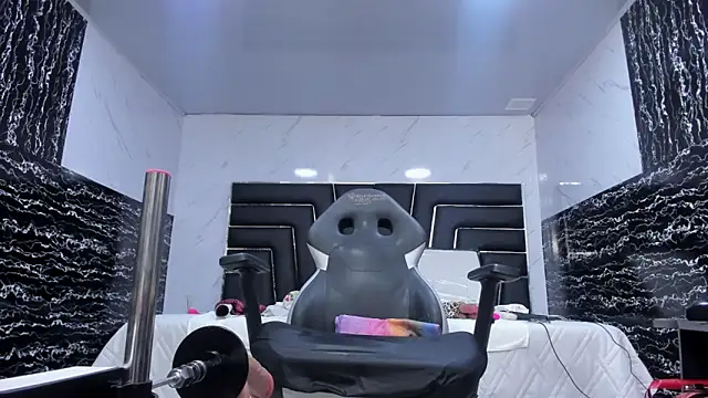 Ladyy_Scarlett webcam