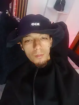 dark_men1 webcam