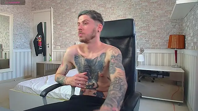 JonahShaw live cam on StripChat