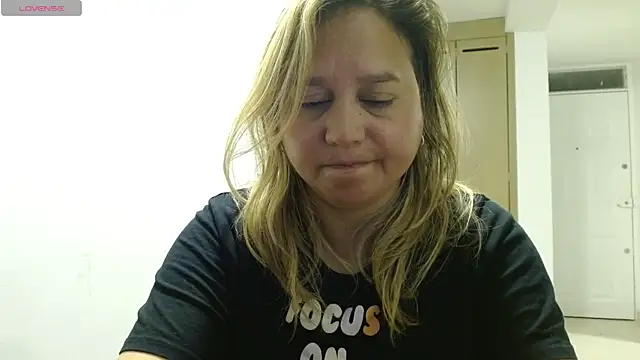 LauraReeves webcam