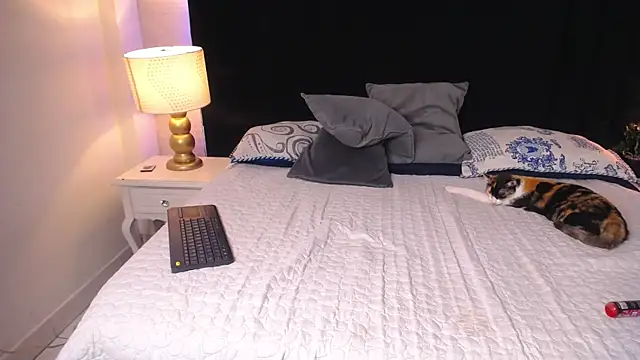 SkylerBigxxx webcam