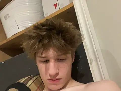 yourwhiteboy1 webcam