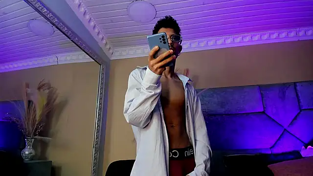NoaahTylor webcam