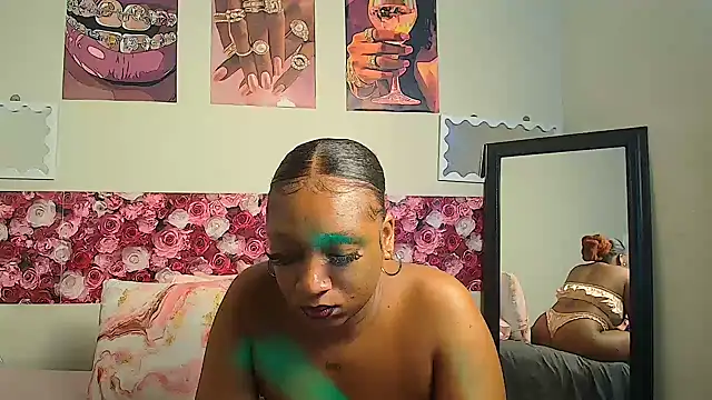 EnchantingLisa webcam