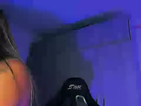 CamillaHot19 webcam
