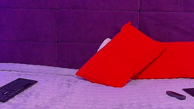 KarinaNoir webcam