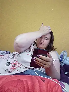 LiluHot live cam on StripChat