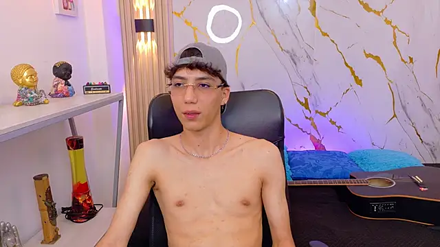 Nikolay_Gregori live cam on StripChat