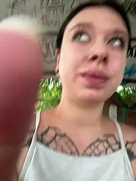 AlishaOfThorns webcam