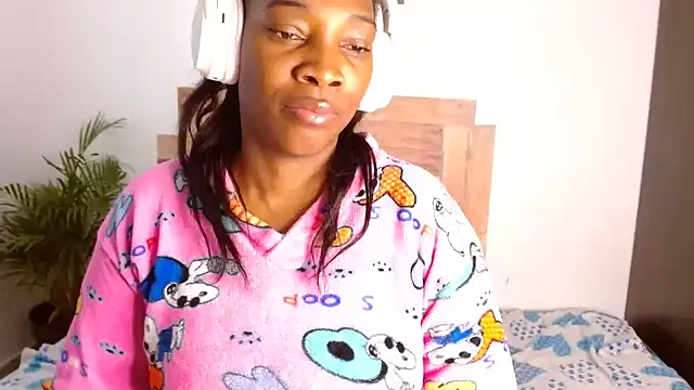 Nahomy_Tunner webcam