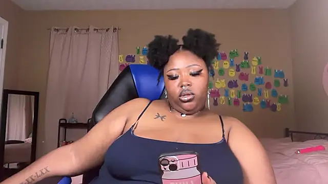 Chocolatebunnyxx96 webcam