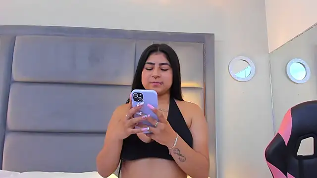 ScarletJons webcam