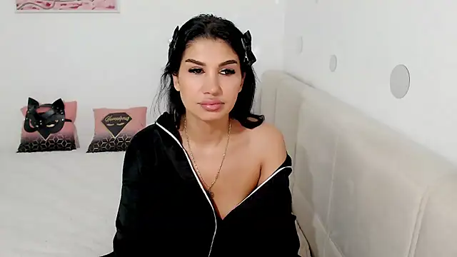 NickyHotXO webcam