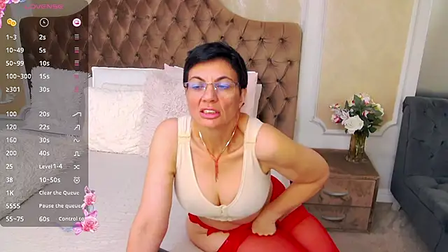 BustyPenellope webcam