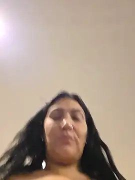 LittleMissEeve live cam on StripChat