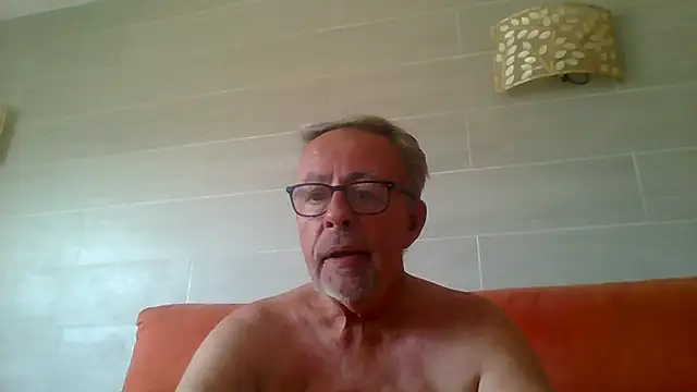 tuggy59 live cam on StripChat