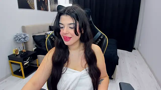 AlluringAriel webcam