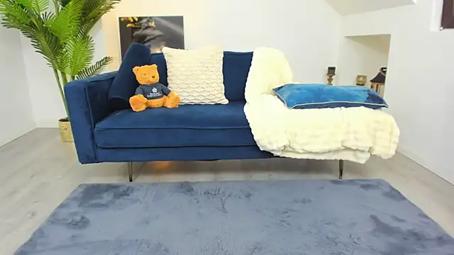 Issa_Belle18 webcam